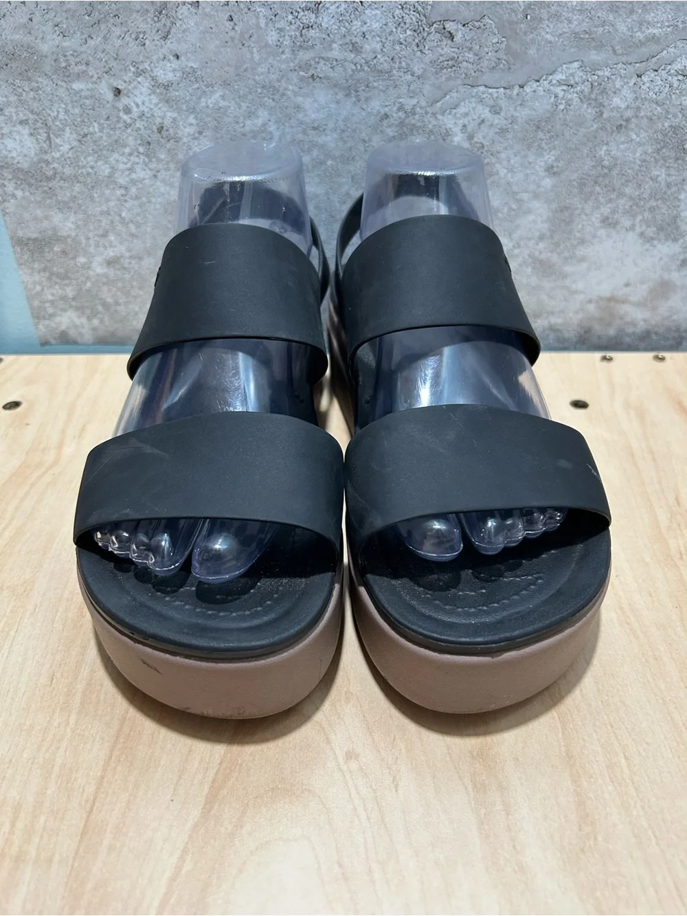 Crocs Brooklyn Low Wedge Sandals women’s size 11